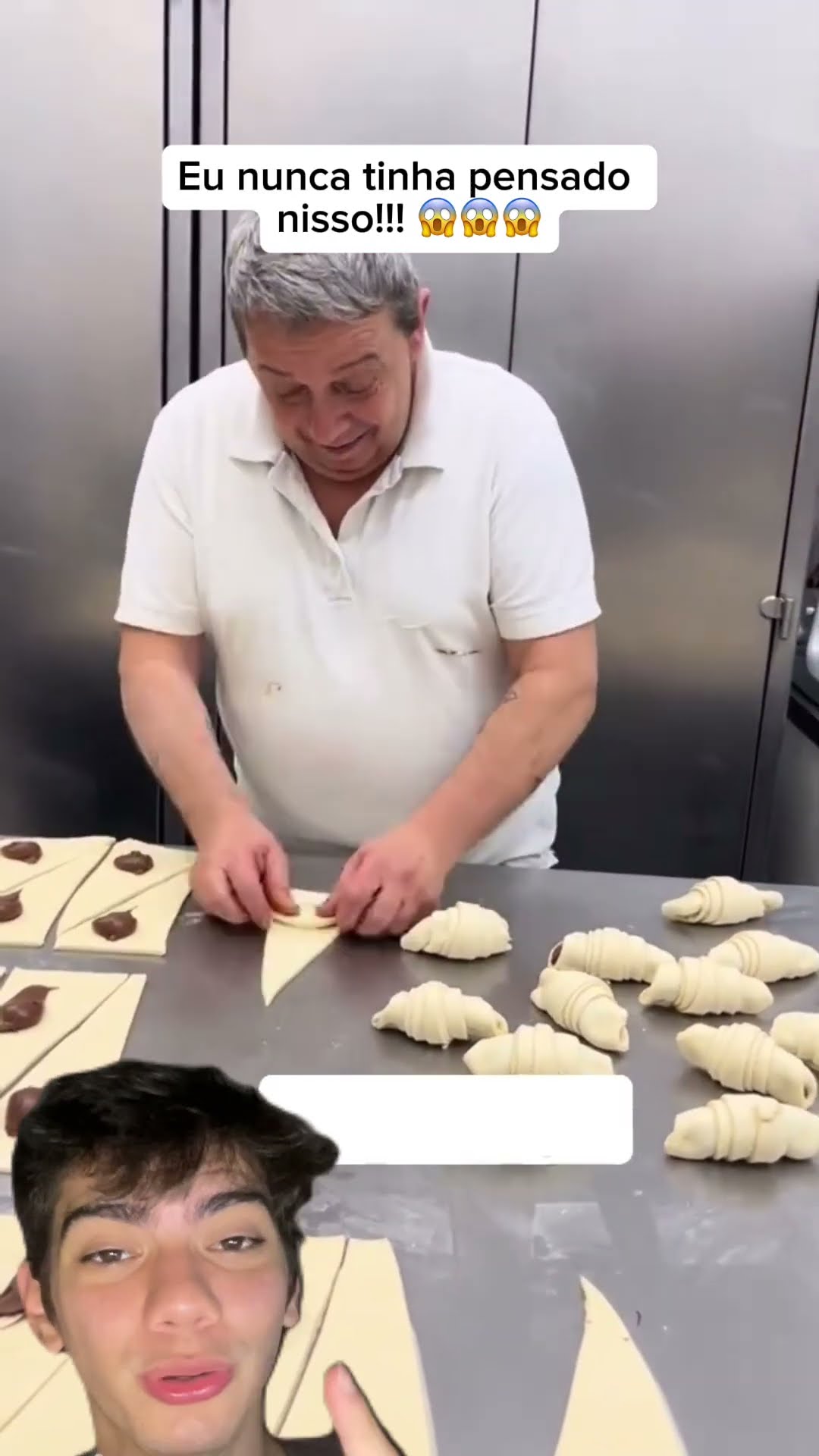Esse padeiro dobra croissants numa velocidade absurda! ?? Será que rolou um aumento? ?