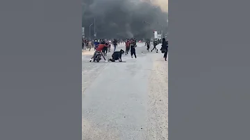 محافظة ذي قار عصر اليوم هروب مكافحه الشغب من المتظاهرين الناصرية 