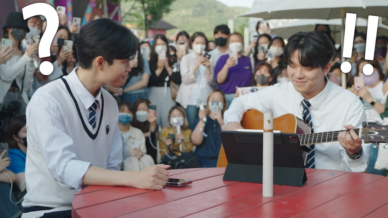 놀이공원에서 갑자기 생목으로 노래를 하면 벌어지는 일 ㄷㄷㄷ 뒤에 관객 보세요 ㅋㅋㅋ(김재환 - 빛이 되어줘)