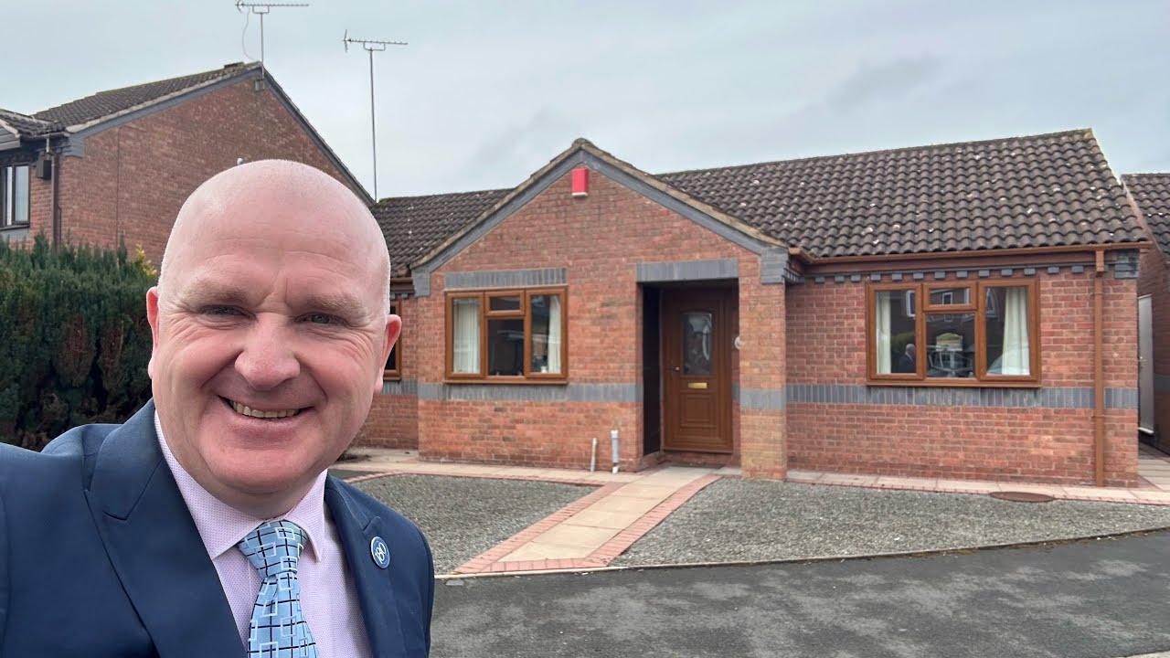 Property for sale in Nuneaton - Farriers Way, Crowhill with Sheldon Bosley Knight