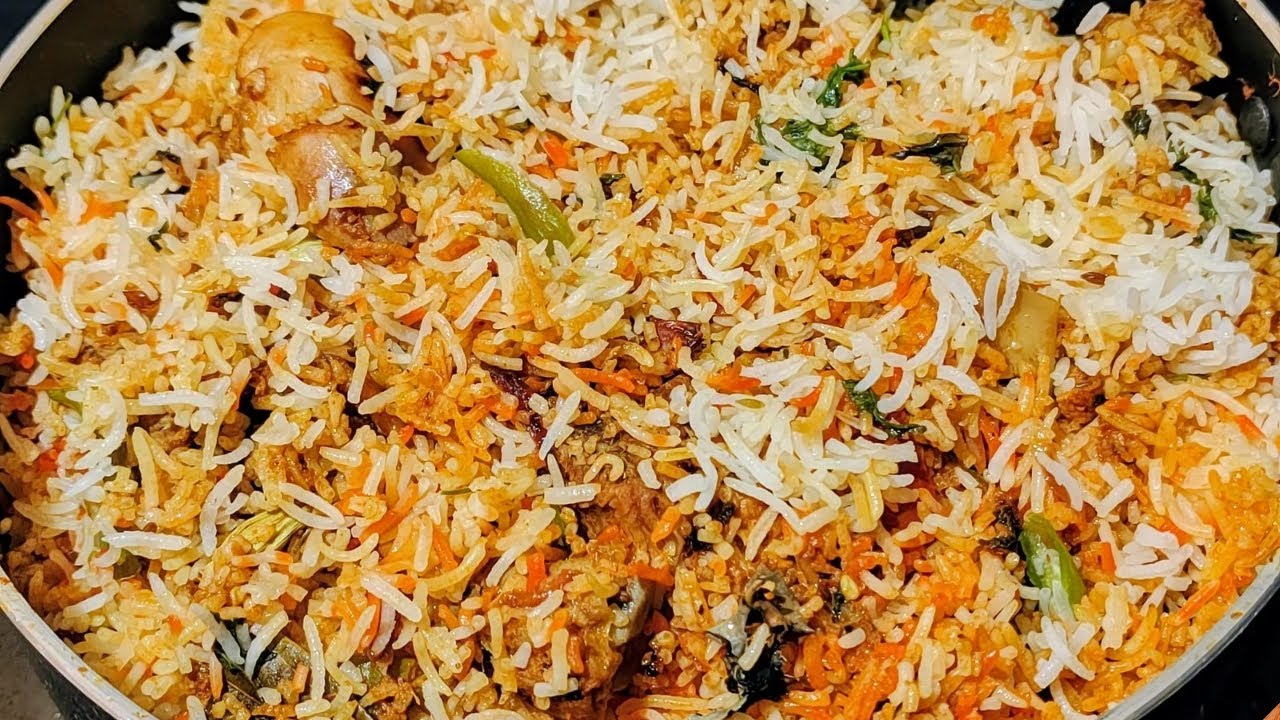 ఈ పండుగకి స్పెషల్ గా ఈ విధంగా చేసుకొని చూడండి ముక్కు జ్యూసీగా ఉండి చికెన్ దమ్ బిర్యానీ😋👌అదిరిపోతుంది