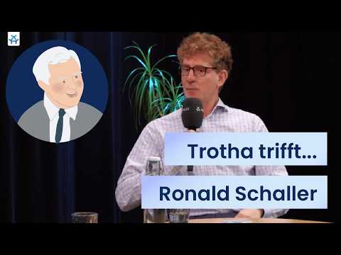 Geschichtenerzählen auf der Bühne und durch das Möbel | Trotha trifft... Ronald Schaller