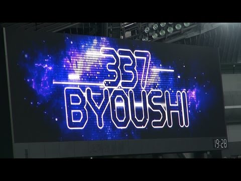 170502 相手チーム投手交代時のファイターズ三三七拍子