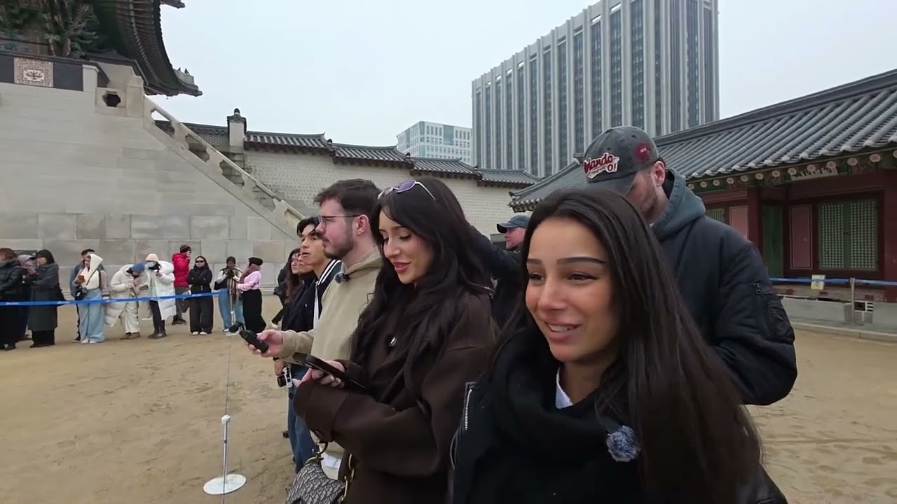 20260213 Acie visiting gyeongbok palace with innes and the boys ✨