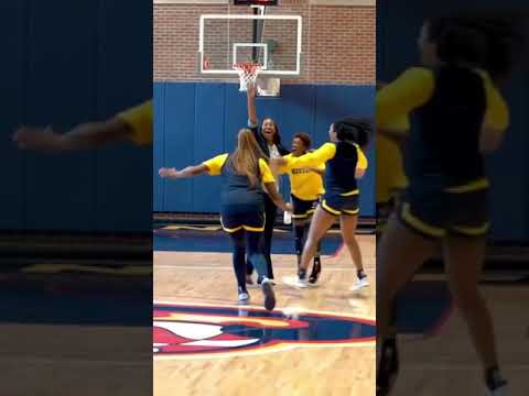 Video: Becky Hammon je profesionalna košarkarka