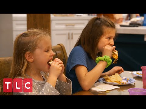 A Taco Thanksgiving With the Busbys! | OutDaughtered