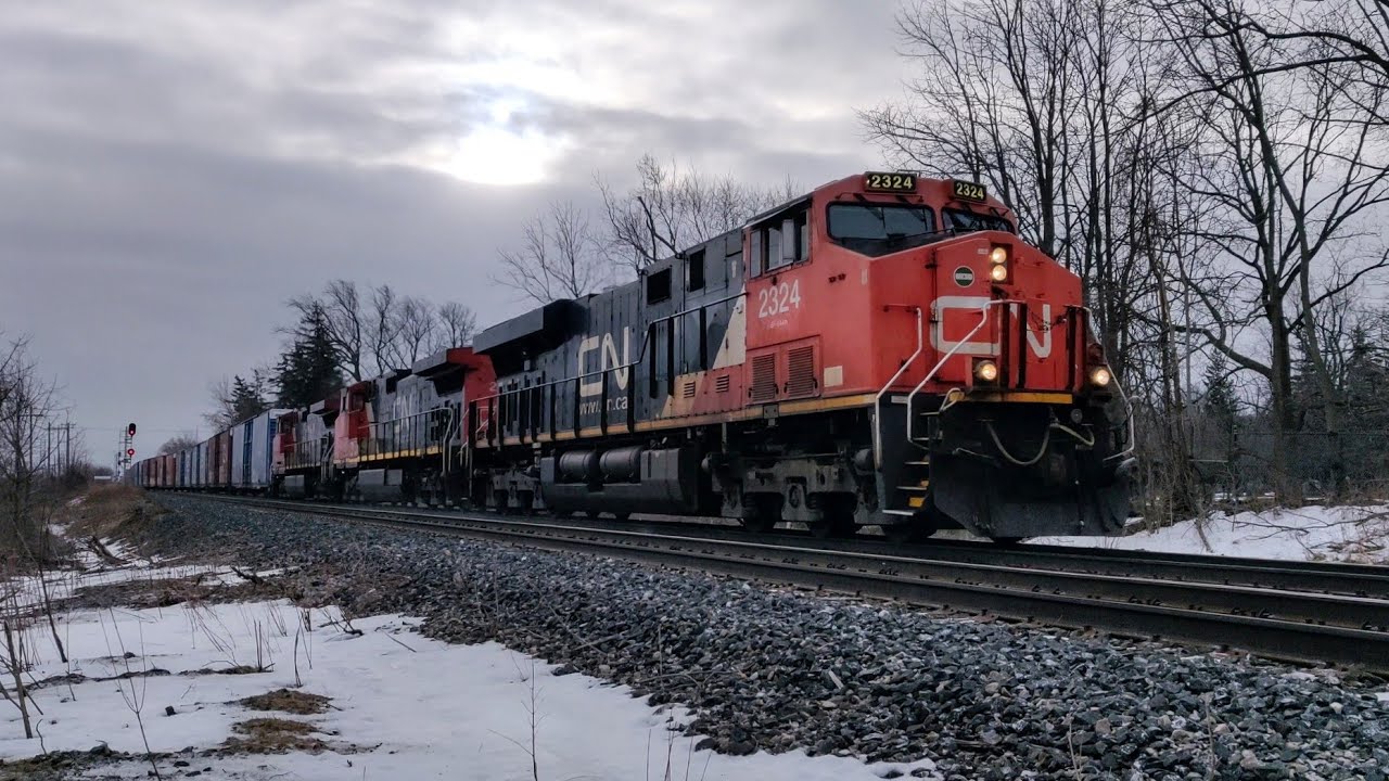 CN A422 Clears Nelles Road