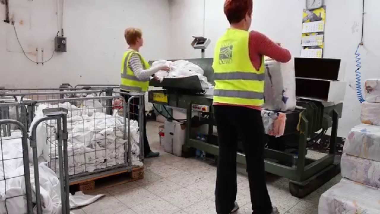 Kobra Polen Second Hand Kleidung Putzlappen Und Textilwiederverwertung Youtube