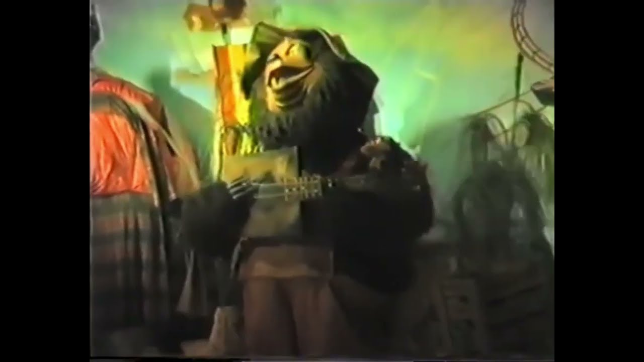 Hard Luck Bears at Blackpool Pleasure Beach and other animatronics @ an IAAPA European tour (1987)