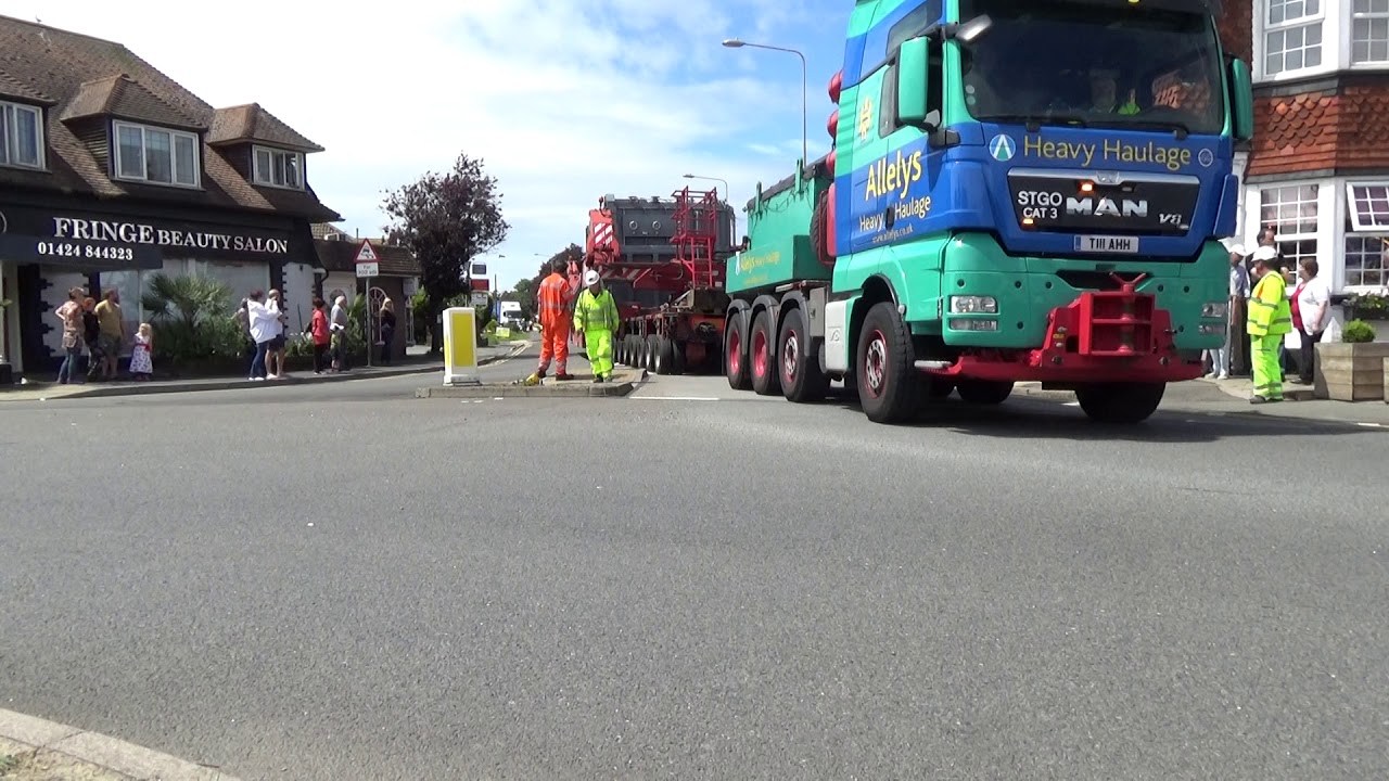 Allelys Heavy Haulage Abnormal Load Though East Sussex With Sussex Police