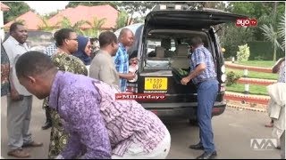 TAZAMA MSTAAFU KIKWETE ALIVYOGAWA MANANASI YA SHAMBANI KWAKE