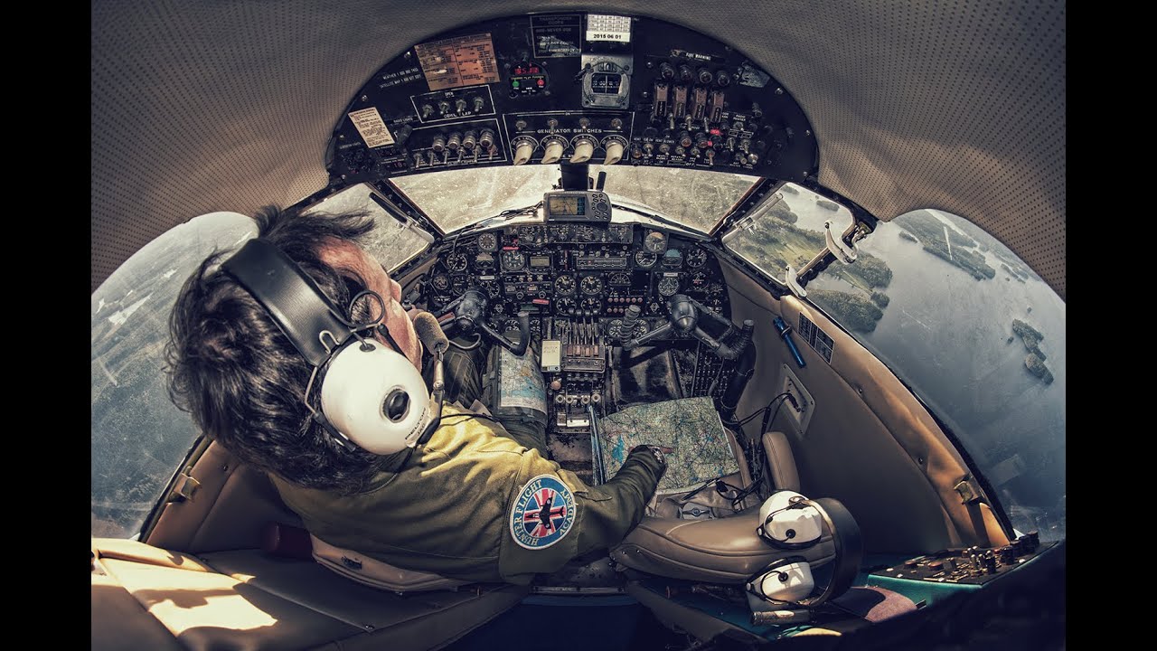 Arrival at Dala-Järna 2015 Airshow