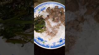 කංකුං ඩෙවල් සහ සෝයාමීට් එක්ක හැදුණු රස කෑමවේලක්. delicious water spinach deval with soymeat curry.