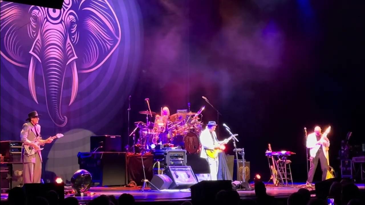 BEAT (King Crimson) - Sartori in Tangier • 2024-12-07 • Tropicana Showroom, Atlantic City, NJ • 4K BEAT (King Crimson) - Sartori in Tangier • 2024-12-07 • Tropicana Showroom, Atlantic City, NJ • 4K