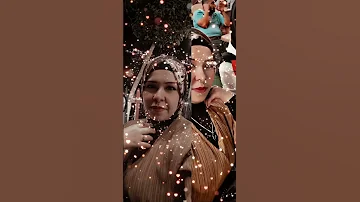 طول ما الدنيا بينا بتلف احنا هنفضل كتف بكتف 
