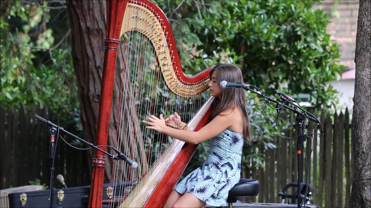 Alaina Rose performs Italiano at Robin's Nest House Concert in Davis on