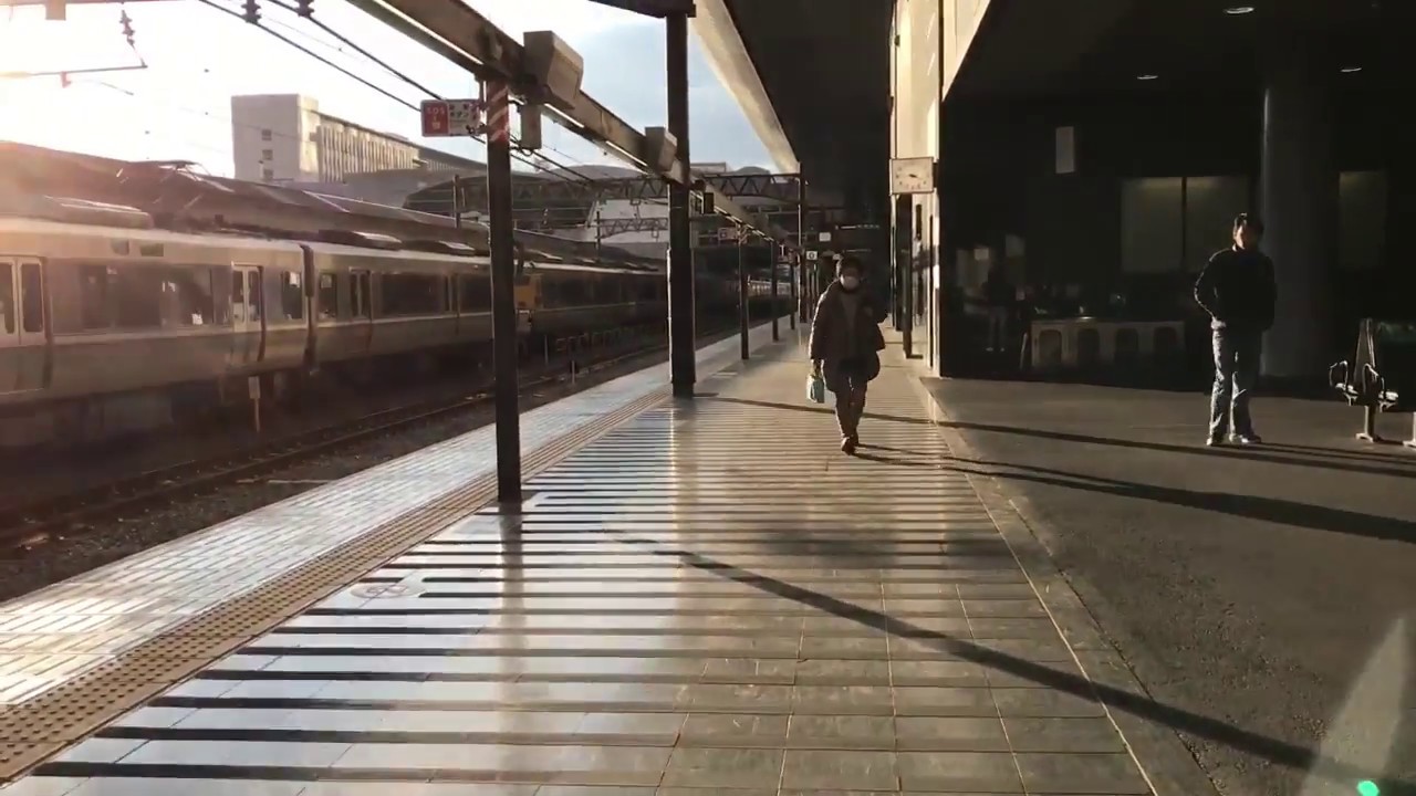 日本一長いホーム Jr京都駅0番線の端 30番線の端まで歩いてみた Youtube