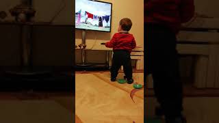 Müziğe Ritim Tutan Çocuk