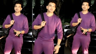 Handsome Hunk Karan Kundra Spotted At Mumbai Airport Leaves For Delhi