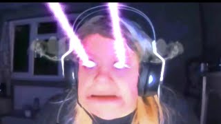 Cosmic Kitty Reacts to Hilarious Troll Comments