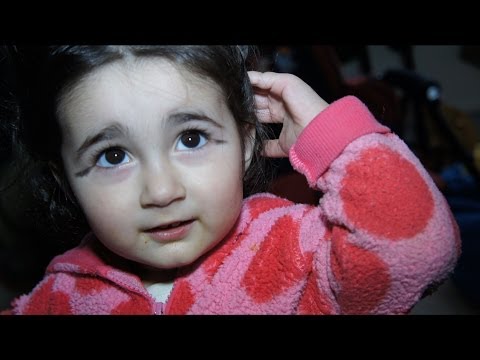 მღერიან პატარები. 2 წლის ლილე ელაშვილი lile elashvili კარი დატოვე ღიაო...