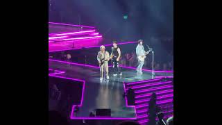 Jonas Brothers - Lovebug LIVE CLIP (9/8/2023)