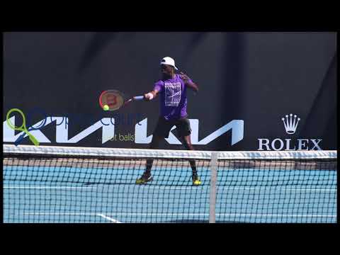 Feb  3 – Serena warms up in Melbourne
