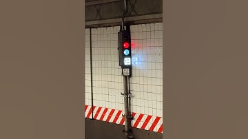 First time seeing a countdown on the Signal… #NYCSubway #NYC #MTA #NewYorkCitySubway #SubwayTrain