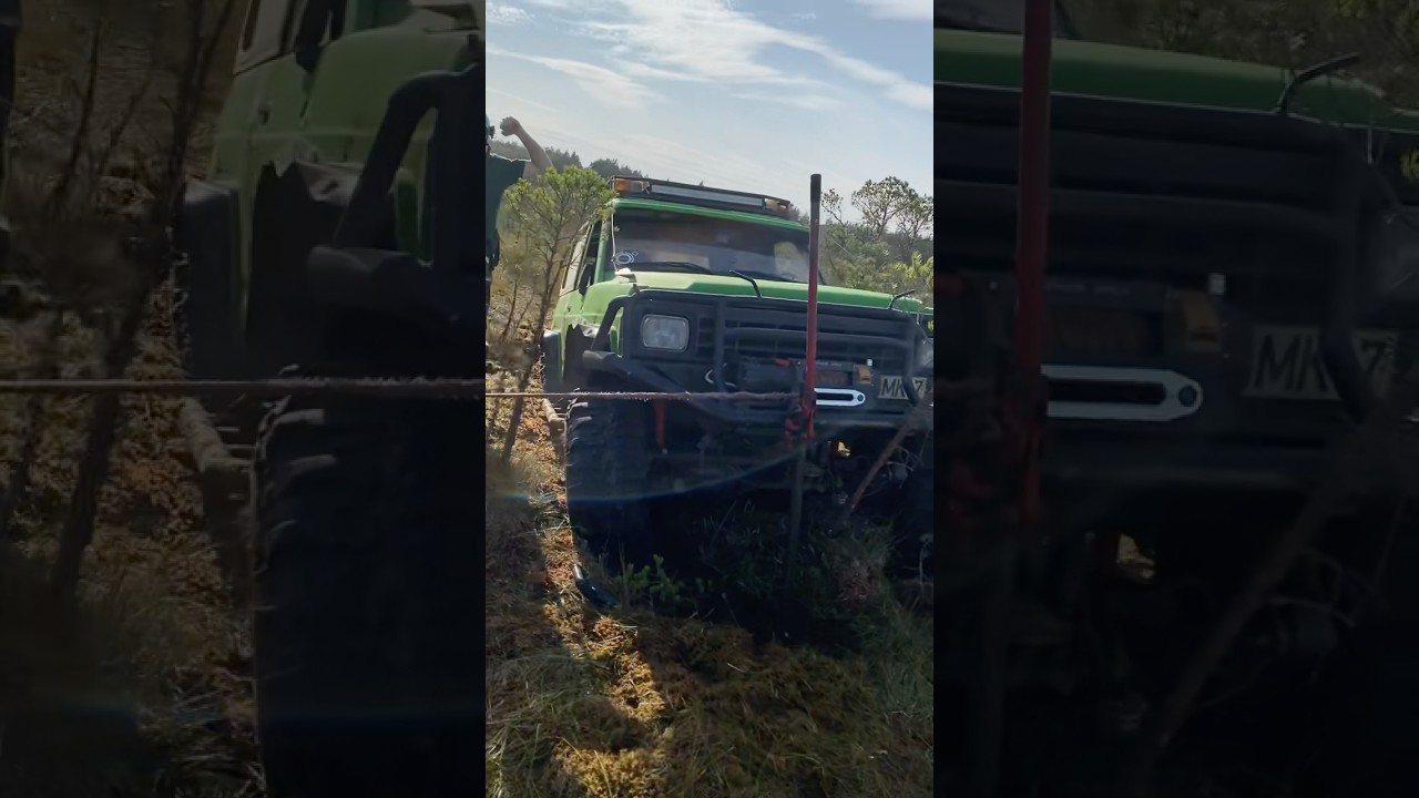 Patrol провалился в болоте 