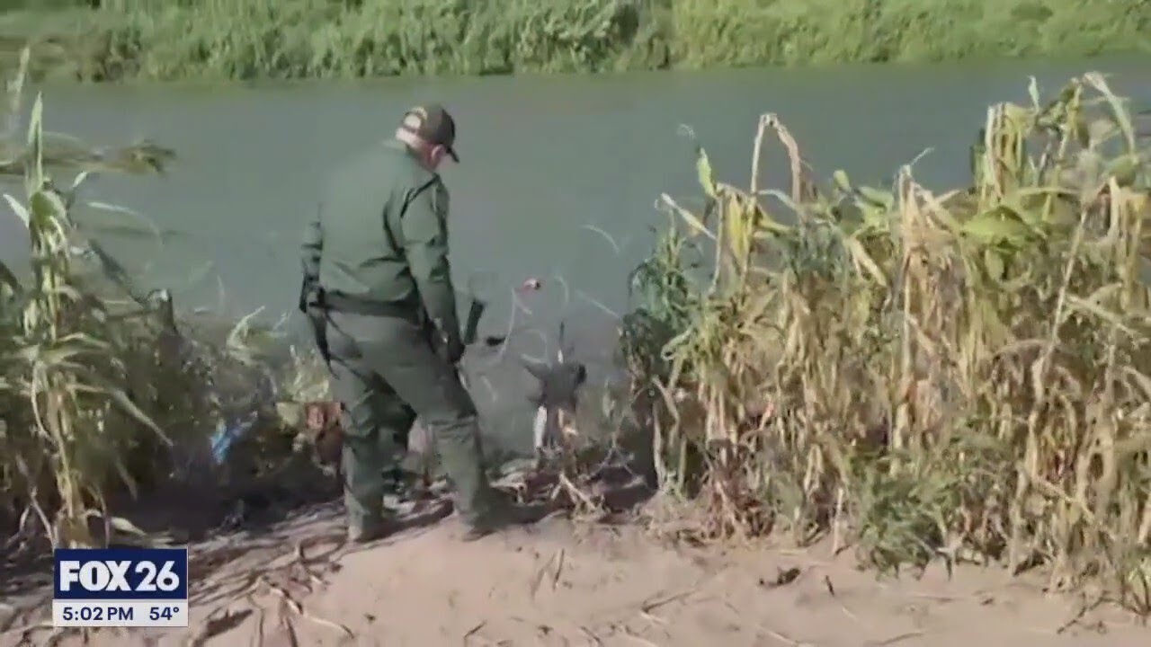 Texas immigration clashes with Supreme Court after razor wire was put inside border