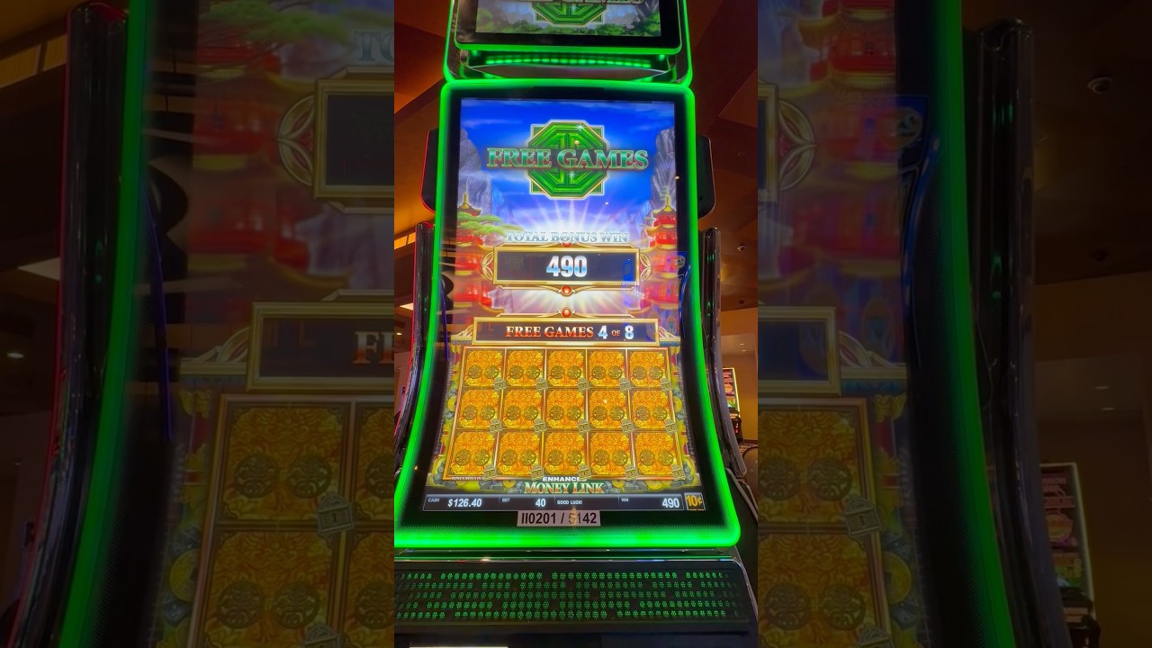 Full Screen locked wilds!! Money Link Slot!!