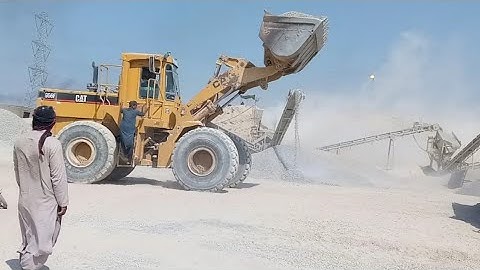 Lodar cat 966f lodaing truck| lodar loading crush on dump truck, Hard Work