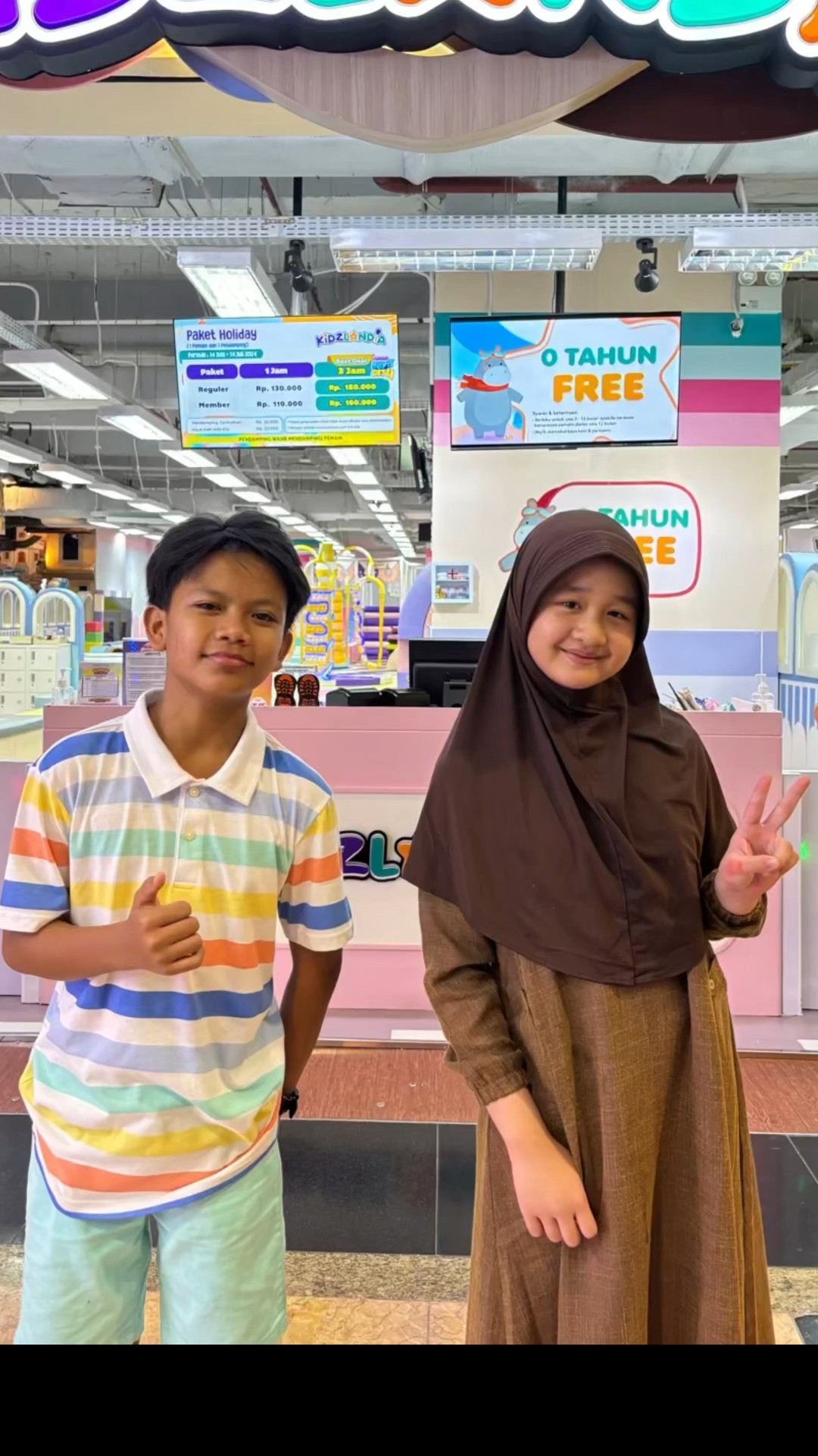 KOK MALU2? AISHWA KETEMUAN LAGI SAMA FAREL DI MALL