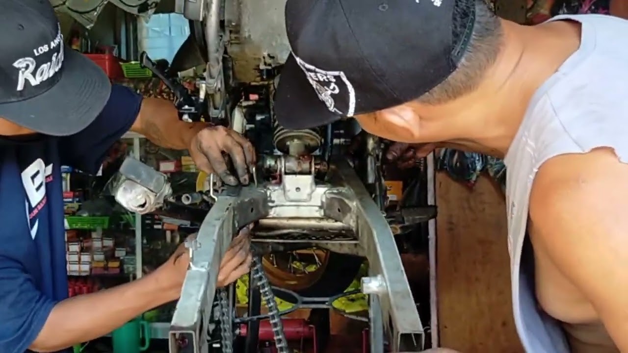 XR125 Replace Stick Bearing Swing Arm