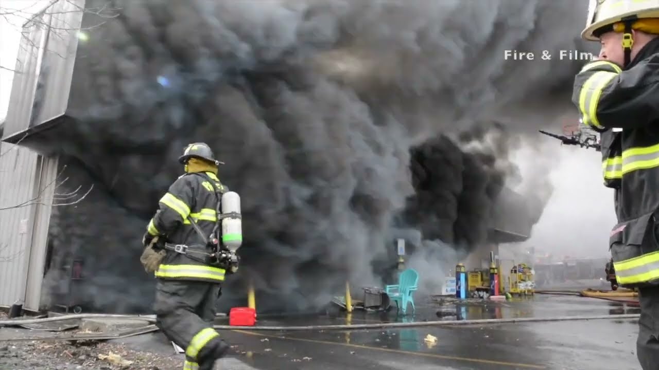 Early Video - Dollar General Fire - Shenandoah, PA - 04/03/2023
