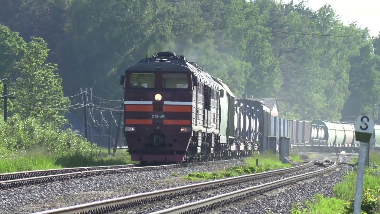 Тепловоз 2ТЭ116-928 близ ст. Елгава / 2TE116-928 near Jelgava station