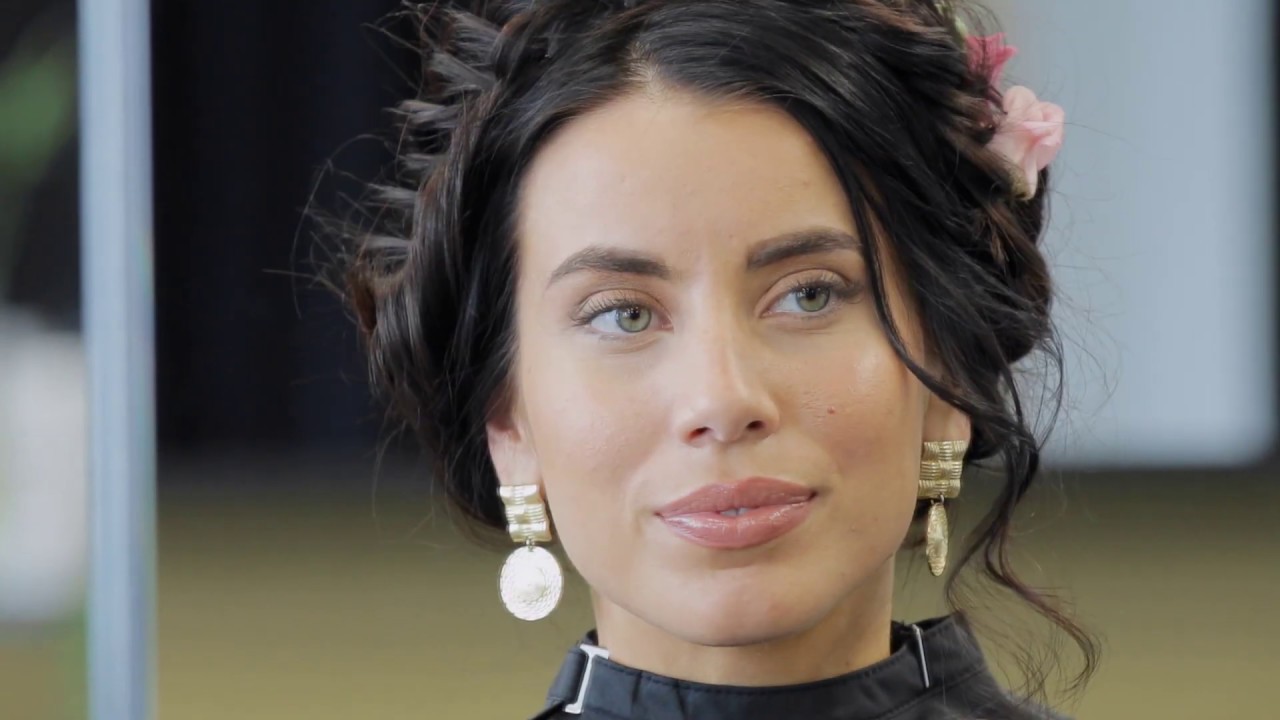 Four Reasons Professional Tutorial - Texture Wax & Finishing Spray