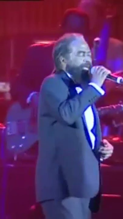 John Holt performing Mr. Bojangles live at the London Apollo in 2003