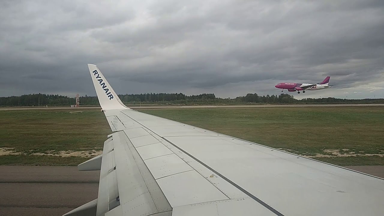 Takeoff Stockholm Skavsta Airport NYO, Nyköping / Ryanair 737-800