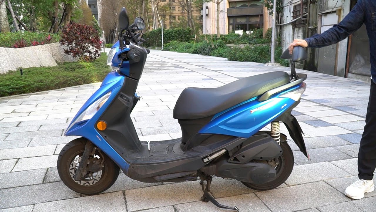 Kymco Famous 新名流125 Abs Gozilla小饅頭後靠背台灣製終身保固不彎曲不變形改裝尾速讓你的家人朋友靠得舒適又安全安裝簡易快速六期七期環保