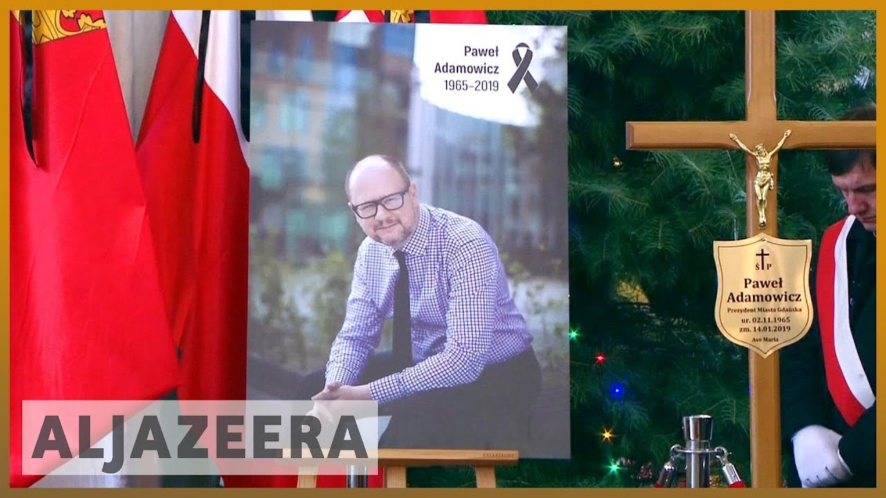 🇵🇱 باويل أداموفيتش: آلاف الأشخاص يحضرون جنازة رئيس بلدية بولندي | الجزيرة الإنجليزية