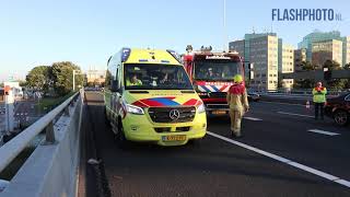 Ongeval tussen twee auto's op de A20 Schiedam
