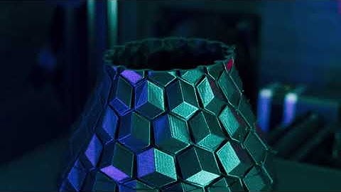 Curved Honeycomb Vase 3D Print Timelapse | VORT3X