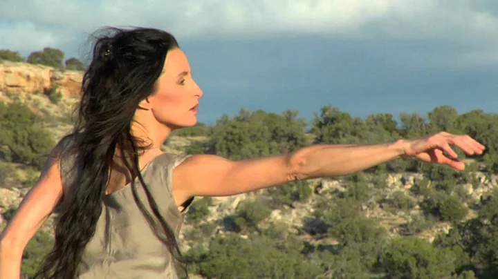Sacred Earth Dance HD - Caroline Richardson & Davi...