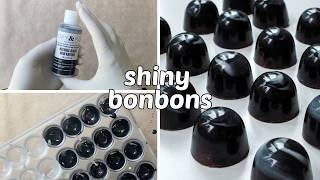 how to temper colored cocoa butter & make shiny chocolate bonbons ✨| no microwave needed!