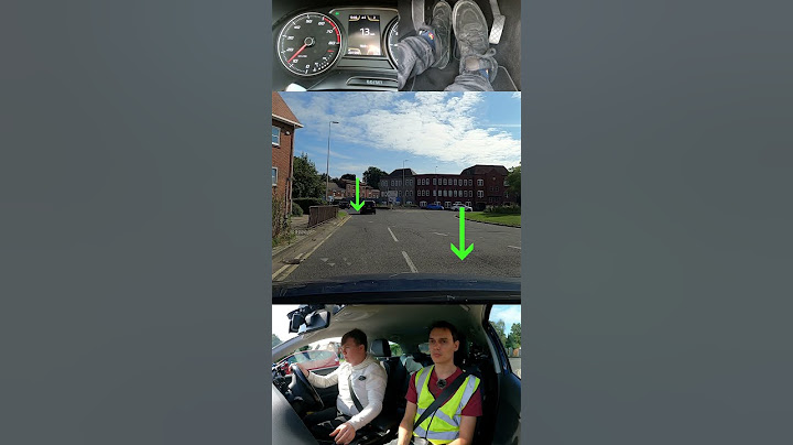 Usually uses the wrong lane but did it safely on this occasion. #roundabouts