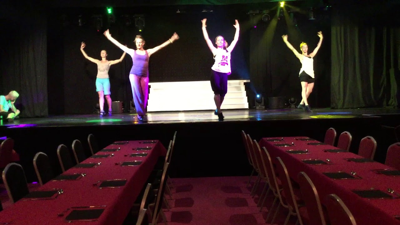 Fleurs CHORÉGRAPHIES ISABELLE LICHTFOUSE