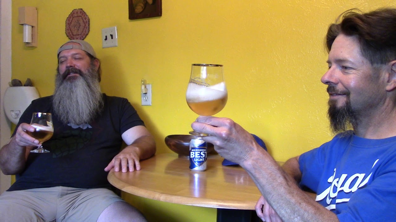 Louisiana Beer Reviews: Milwaukee's Best Light (duo review)