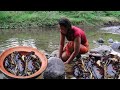 Survival skills: Catch and Cook Crab For Food - Cooking Crabs with Chili Tamarind For Lunch ideas