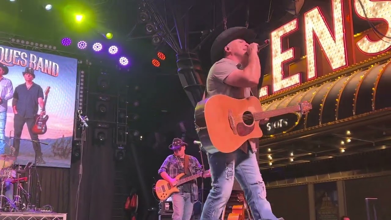 Uptown Funk - Tony Marques Band - Fremont Street